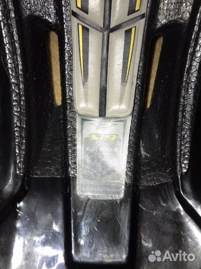 Хоккейный шлем