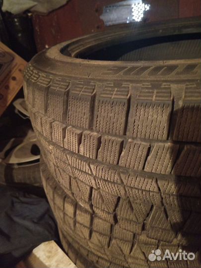 Bridgestone Blizzak Revo GZ 225/50 R17