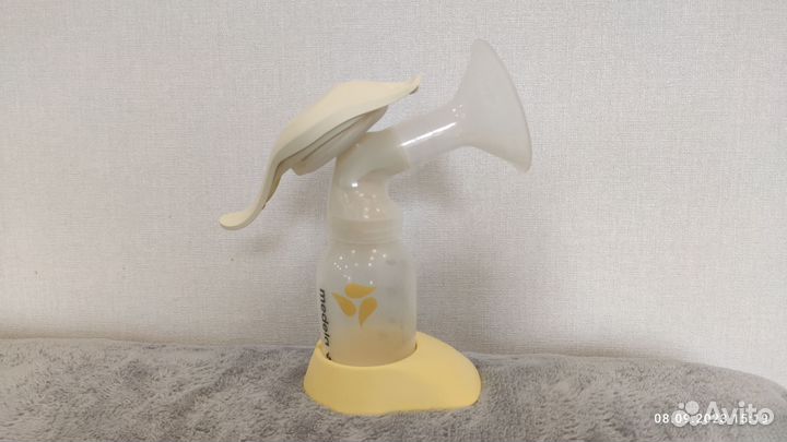 Молокоотсос medela ручной