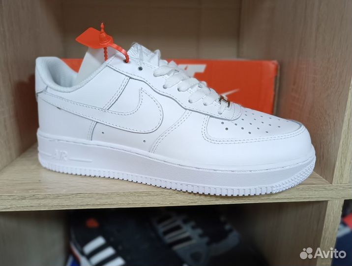 Кроссовки мужские белые кожаные Nike Air Force 1