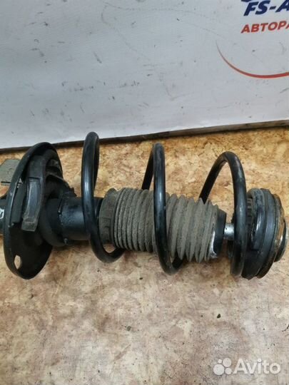 Пружина подвески передняя правая Mazda 3 хетчбэк