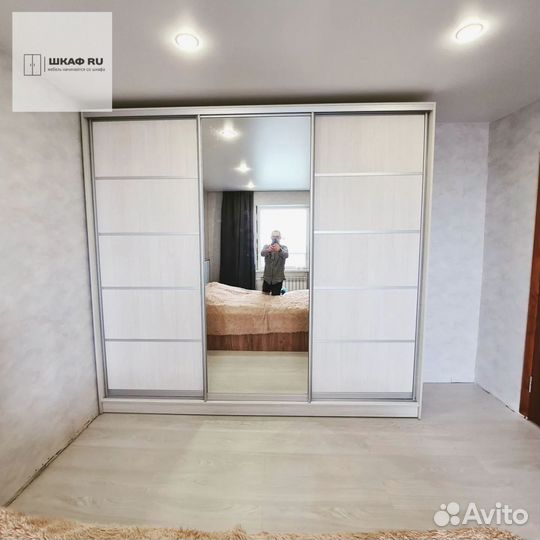 Современный шкаф купе