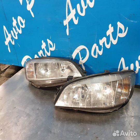 Фара Опель Зафира А правая левая