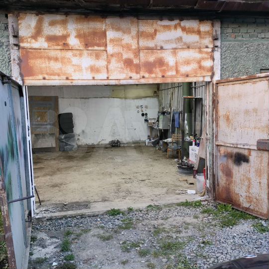 Гараж, > 30 м²
