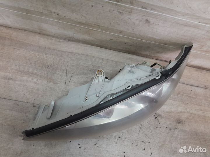 Фара левая Toyota Camry XV30 (2001—2006)