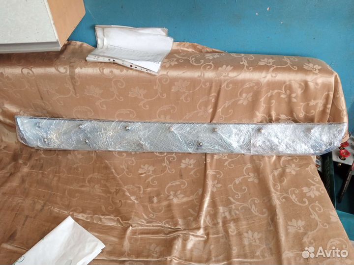 Накладка на заднюю дверь багажника cube - z10