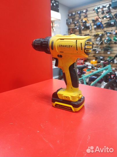 Шуруповерт Stanley SCD121