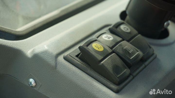 Фронтальный погрузчик Redstar 2400GTS, 2023