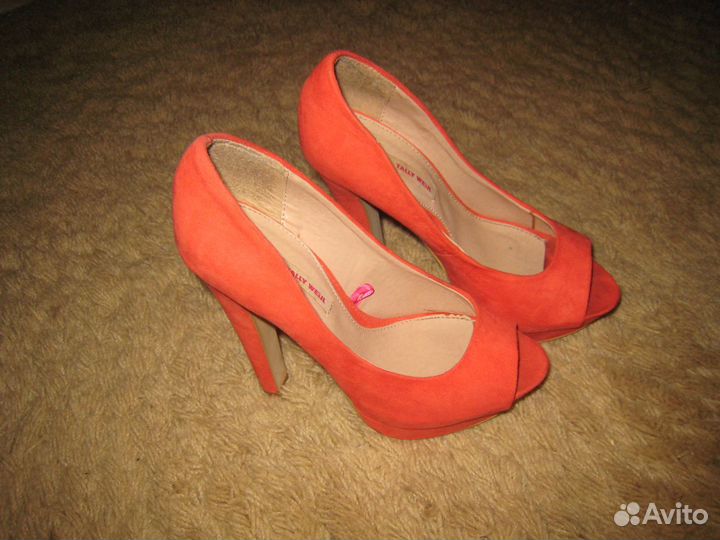Туфли женские на каблуке