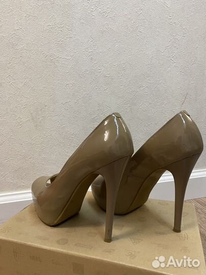 Туфли с открытым носом