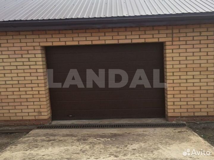 Секционные ворота