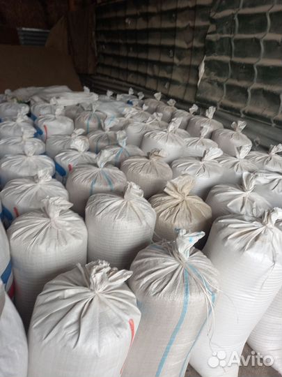 Зерно и пшеница озимая,и ячмень,на корма животным