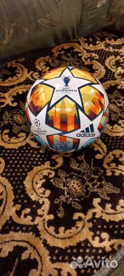 Сувенирный футбольный мяч Adidas Uniforia