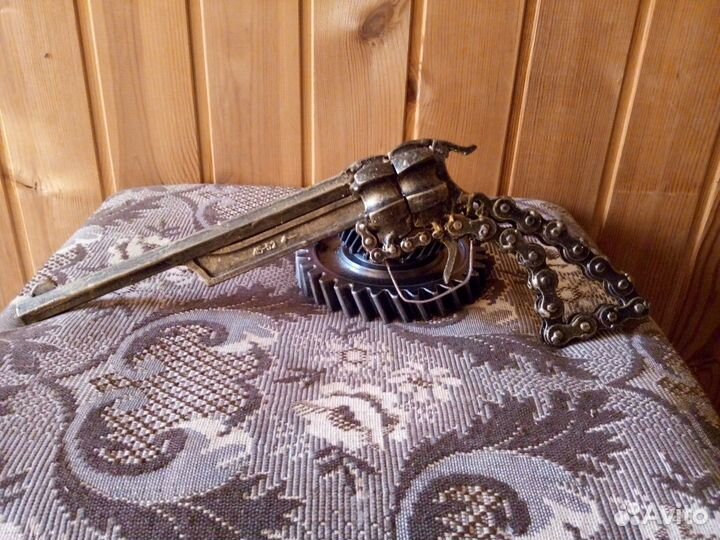 Сувинирный подарок из автозапчастей