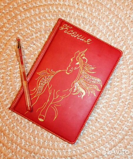 Роспись ежедневников, обложек на док-ты, бокалов