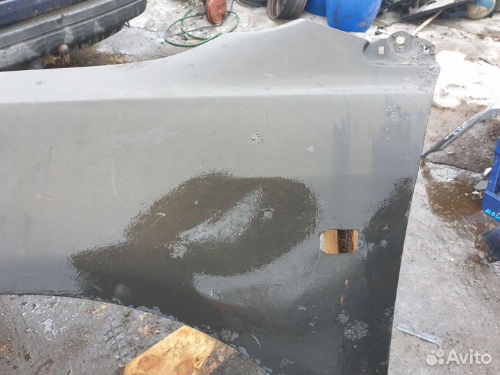 Крыло переднее левое Toyota Avensis 2 T250 Авенсис