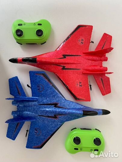 Самолет на пульте управления(разм. 28.5х21х7.5 см)