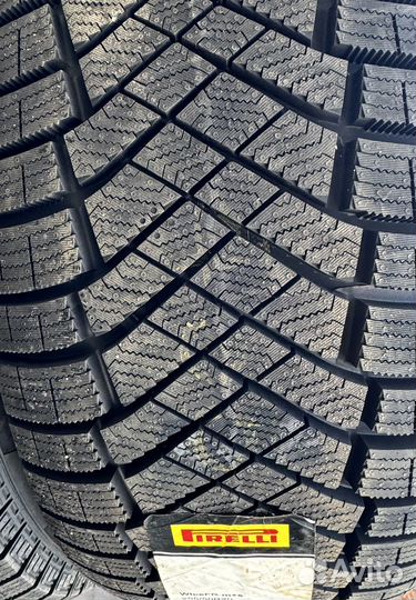 Pirelli Ice Zero FR 245/45 R20 103H