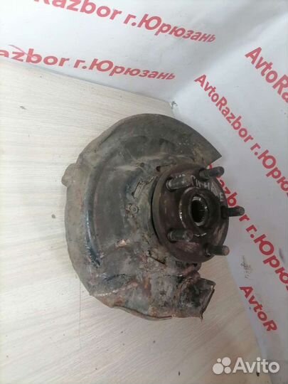 Поворотный кулак правый Toyota Carina E