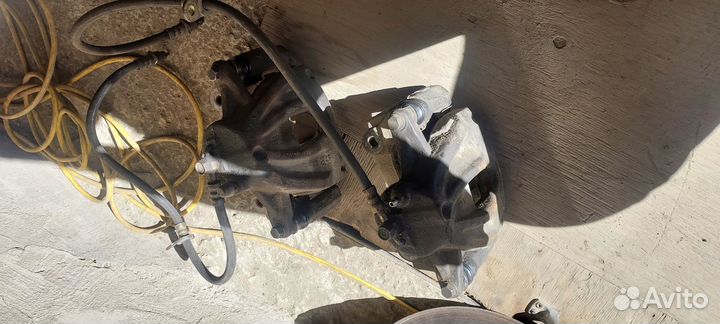 Суппорт, тормозные диски, привод передний