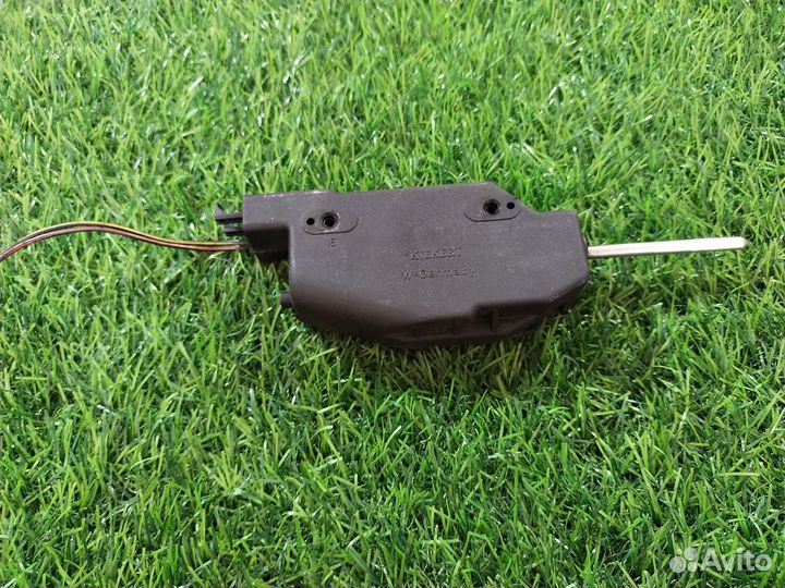 Активатор замка крышки бензобака Opel Vectra (B) I
