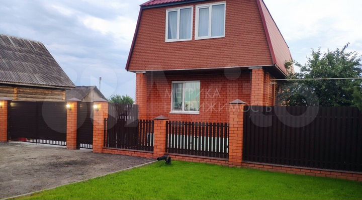 Дом 99,6 м² на участке 8,4 сот.