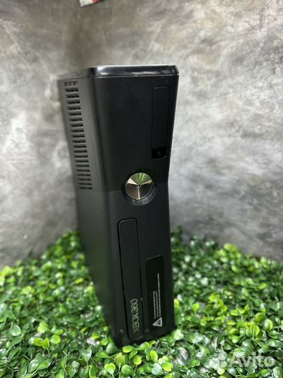 Консоль Xbox 360 Без HD