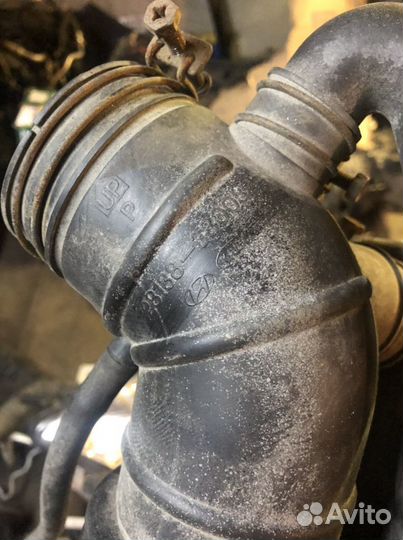 Патрубок воздушного фильтра Hyundai Sonata 4 EF