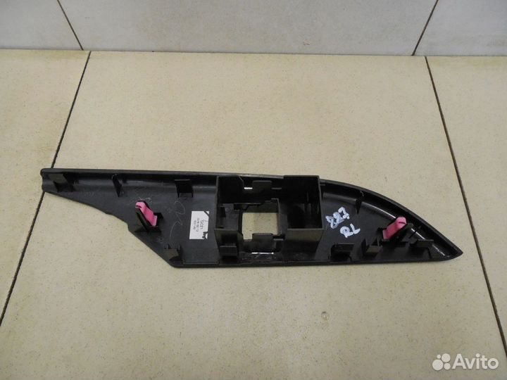 Накладка (кузов внутри) Hi Lux 2015