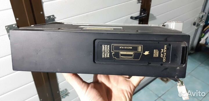 CD чейнджер на Toyota Land Cruiset 100