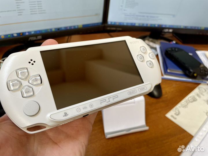 Sony PSP e1008 Street White прошитая