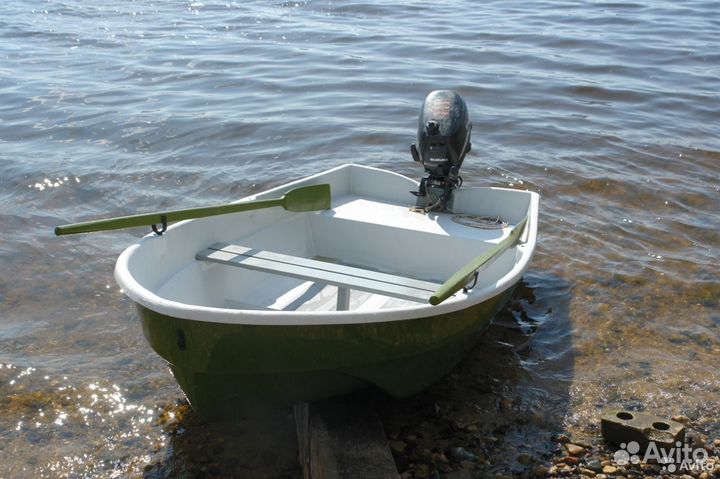 Пластиковая лодка
