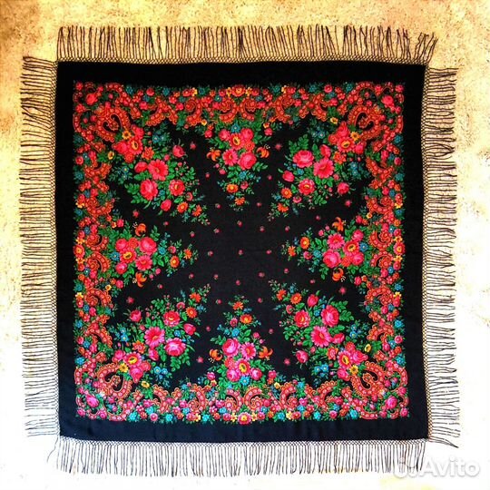 Шаль ч/ш ппм Раритет 150х150 в идеальном состоянии