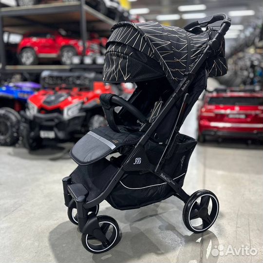 Прогулочная коляска новая