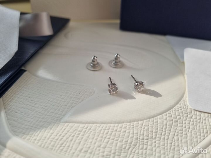 Серьги пусеты Attract Swarovski оригинал