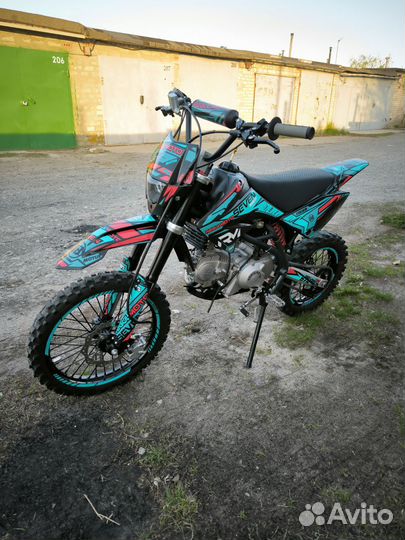 Regulmoto Seven Medalist 150E