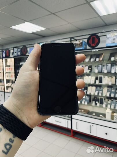 iPhone 8, 64 ГБ