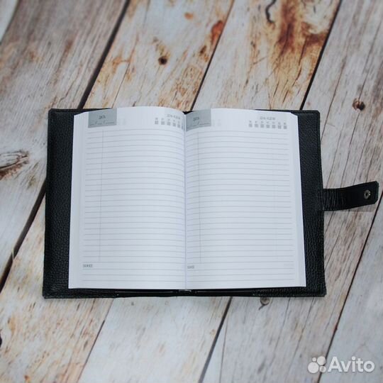 Ежедневник в кожаной обложке