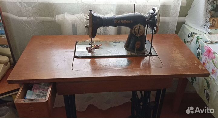 Швейная машинка Подольск ножная