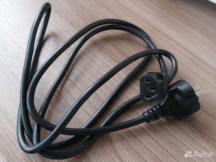 Кабель питания для компьютерной техники
