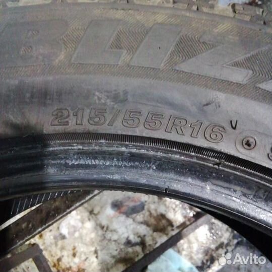 Bridgestone Blizzak Revo GZ 215/55 R16