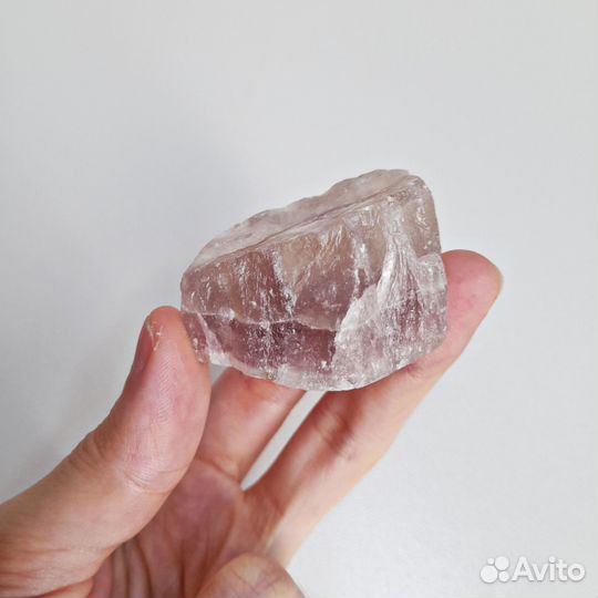 Флюорит фиолетовый необработанный