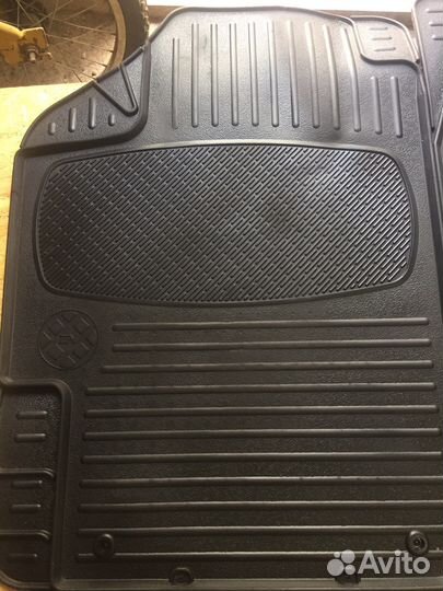 Автомобильные коврики резиновые