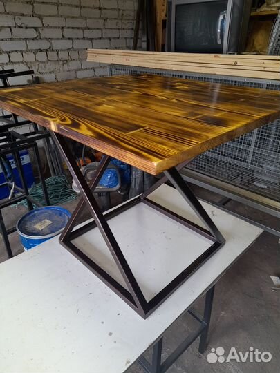 Журнальный столик