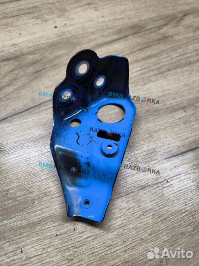 Внутреннее крепление крыла переднего левого BMW X5