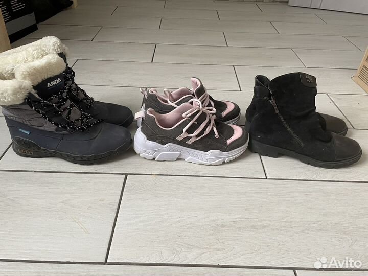 Отдам даром обувь женскую