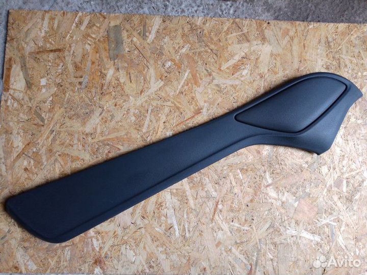 Обшивка салона левая Audi A8 D4 long 4.2 cdra 2011