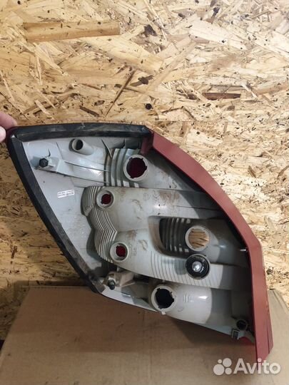 Задний правый фонарь шкода фабия