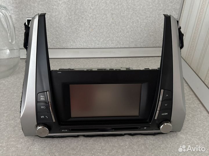 Штатный монитор Камри