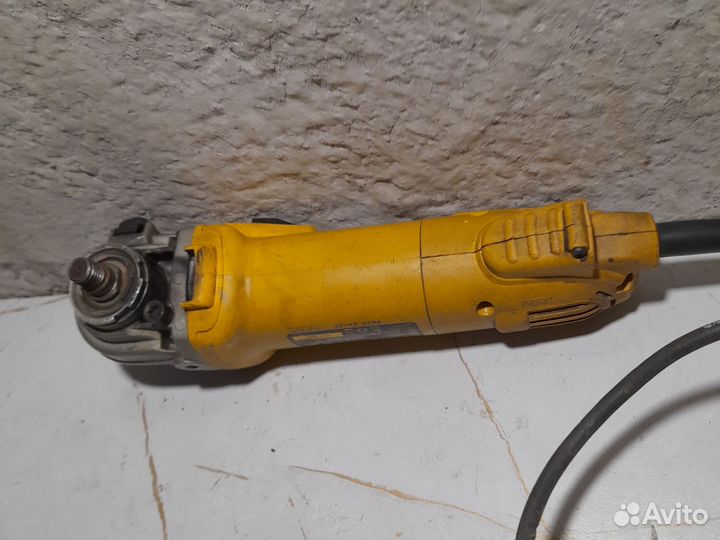 Ушм болгарка Dewalt D28135 pfru не рабочая